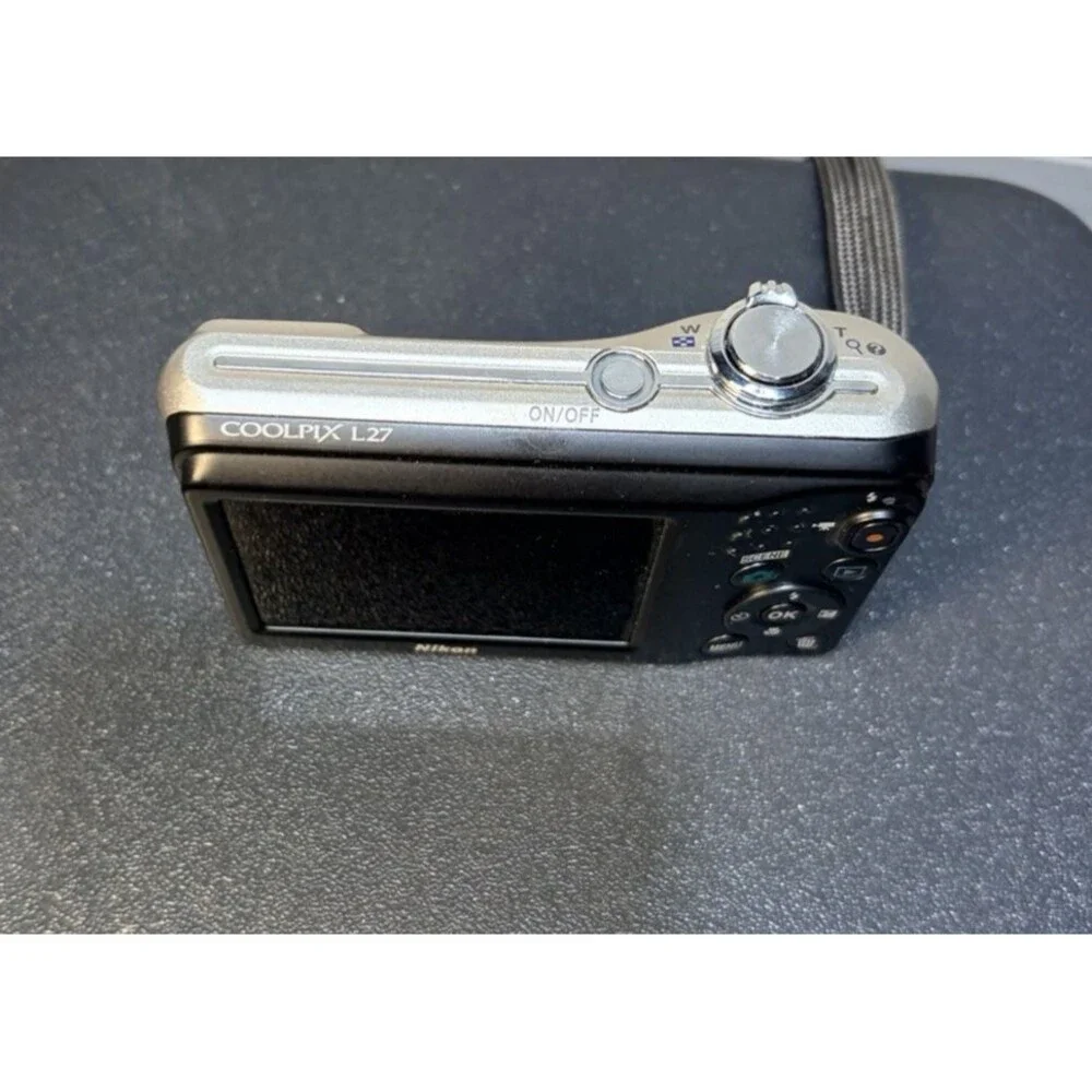 Nikon COOLPIX L27 16.1MP Digital Camera In Box W/manual - Silver - Tested